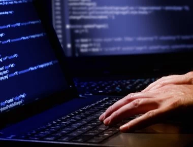 Μεσσηνία: Σύλληψη Αλβανού για εκβιασμό ανήλικης μέσω διαδικτύου